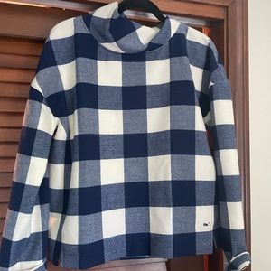 Vineyard vines sweatshirt